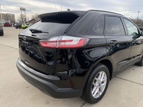Used 2021 Ford Edge SE image 6