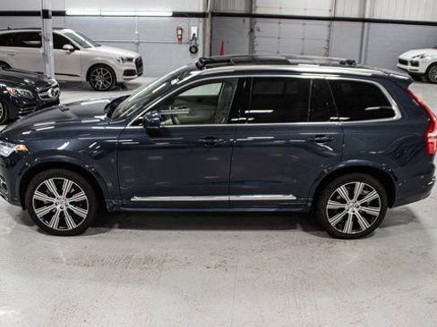 Used 2023 Volvo XC90 B6 Ultimate w/ Protection Package Premier image 6