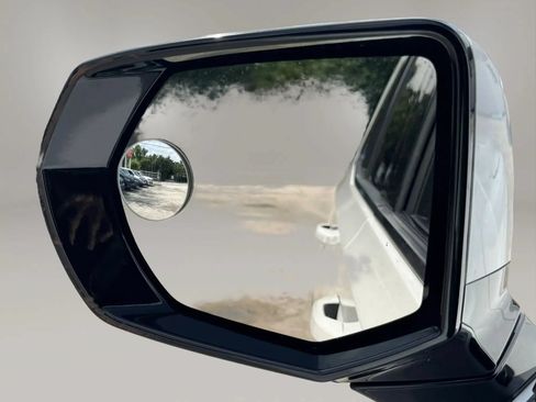 Used 2021 Chevrolet Tahoe RST RWD image 19