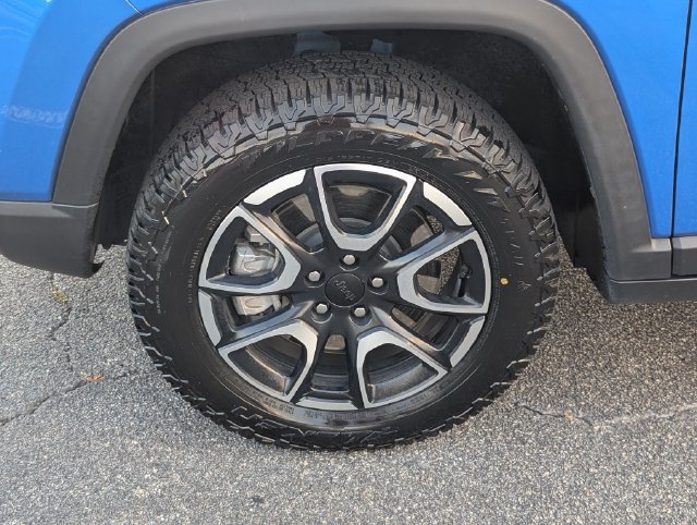 Used 2024 Jeep Compass Trailhawk AWD/4WD image 13