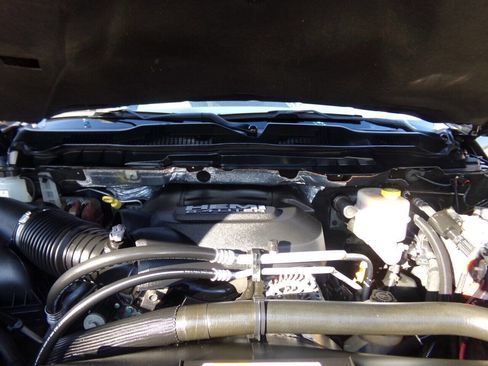 Used 2018 RAM 2500 Tradesman w/ Chrome Appearance Group image 19