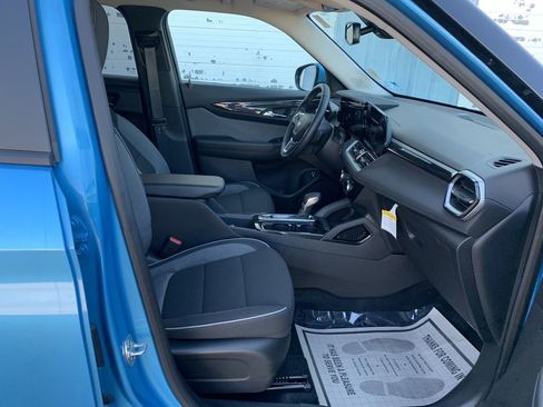 New 2025 Chevrolet TrailBlazer LT w/ Convenience Package FWD image 5