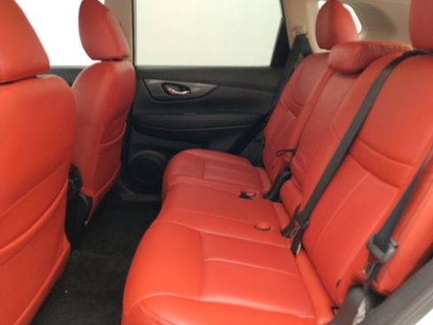 Used 2019 Nissan Rogue SV FWD image 18