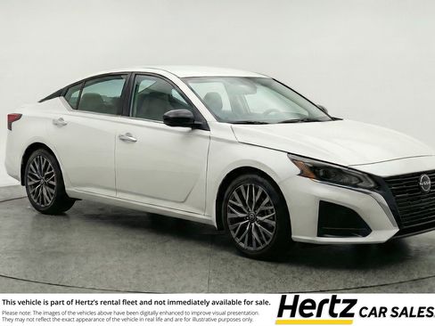Used 2025 Nissan Altima 2.5 SV FWD image 1