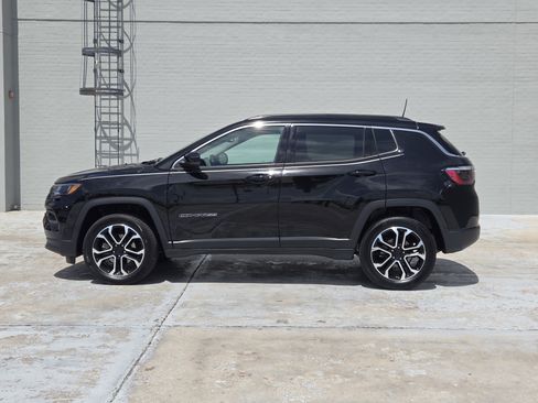 Used 2022 Jeep Compass Limited image 4