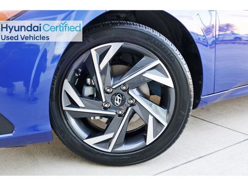 Certified 2025 Hyundai Elantra Sport image 32