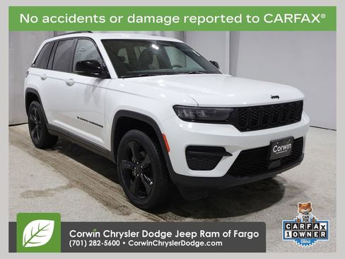 Used 2023 Jeep Grand Cherokee Altitude image 1