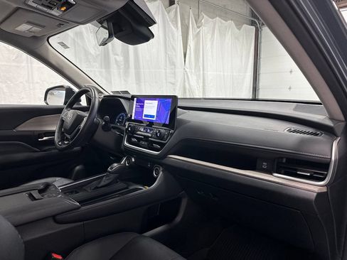 Used 2025 Toyota Grand Highlander AWD image 68