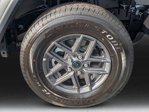 New 2026 Jeep Gladiator Sport image 9