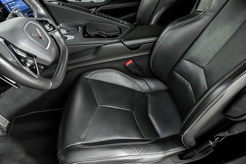 Used 2021 Chevrolet Corvette Stingray Preferred Cpe w/ Z51 Performance Package RWD image 18