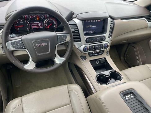 Used 2016 GMC Yukon XL SLT w/ Open Road Package image 16