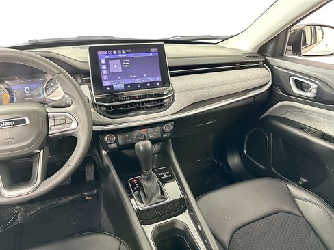 Used 2022 Jeep Compass Latitude image 21