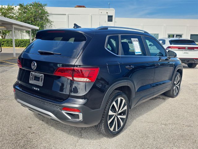 Used 2023 Volkswagen Taos SE FWD image 3