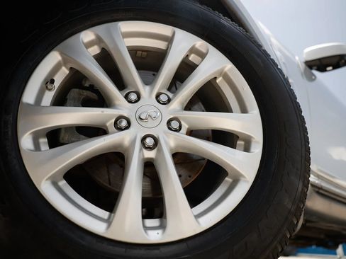 Used 2011 INFINITI FX35 2WD w/ Premium Pkg image 26