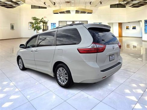 Used 2015 Toyota Sienna XLE Premium image 5