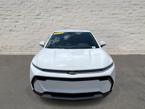 Used 2025 Chevrolet Equinox EV LT w/ Convenience Package FWD image 2