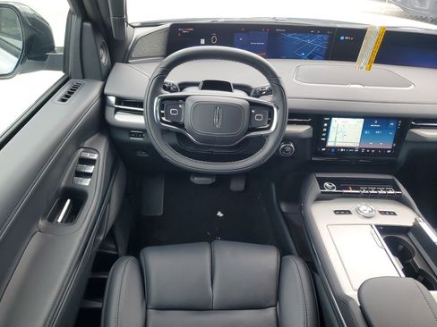 New 2025 Lincoln Navigator Reserve w/ Jet Appearance Package AWD/4WD image 16