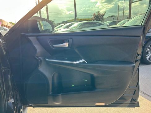 Used 2016 Toyota Camry LE FWD image 16