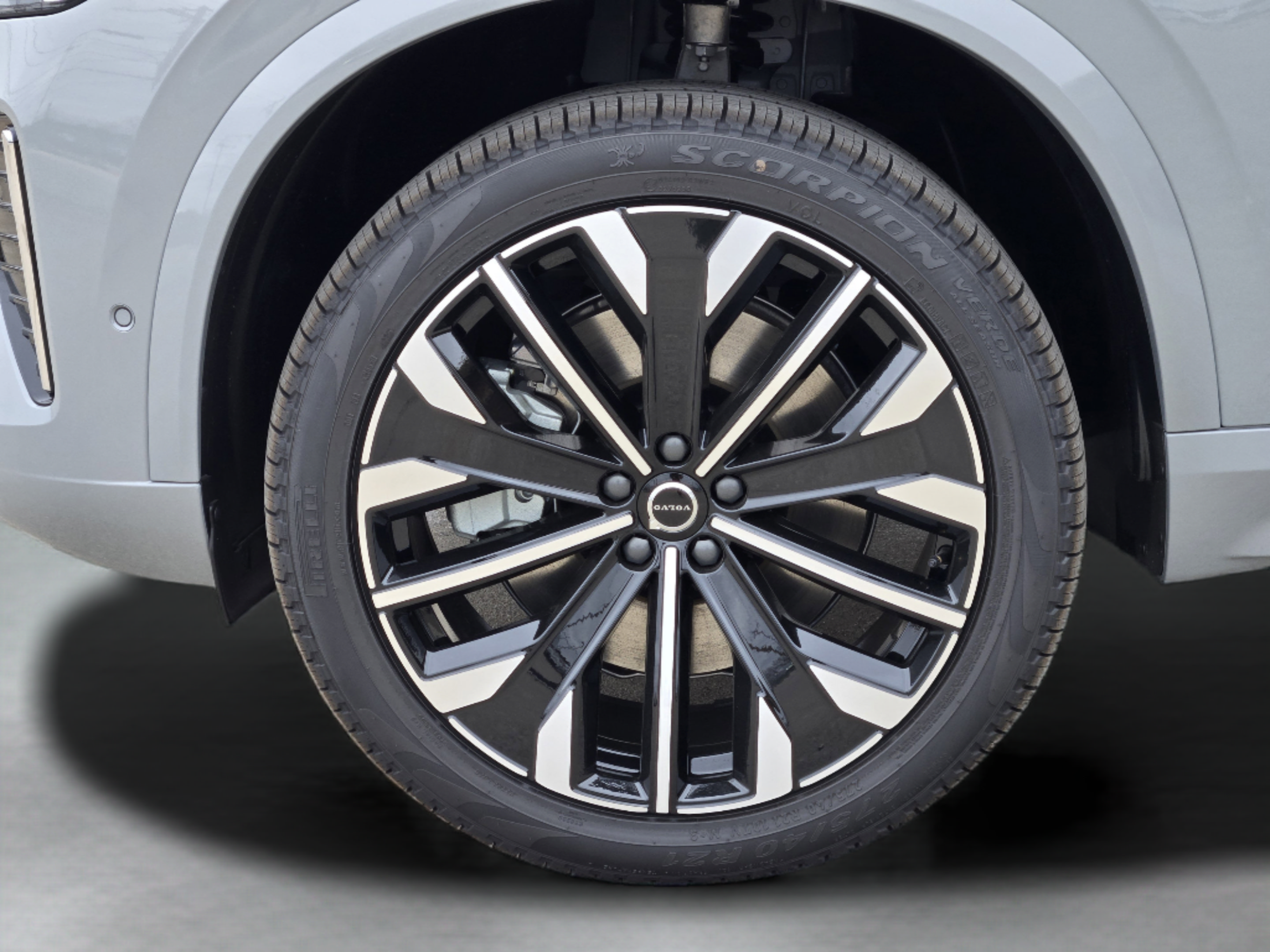 New 2026 Volvo XC90 T8 Plus AWD/4WD image 38
