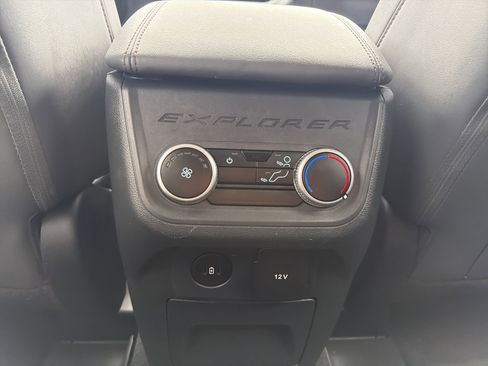 Used 2025 Ford Explorer Active w/ Active Comfort Package image 24