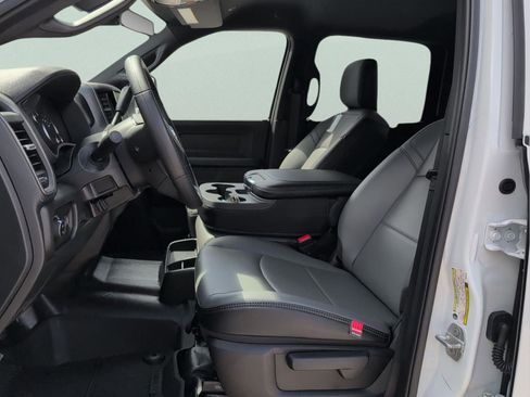 New 2026 RAM 3500 Tradesman w/ Chrome Appearance Group image 27