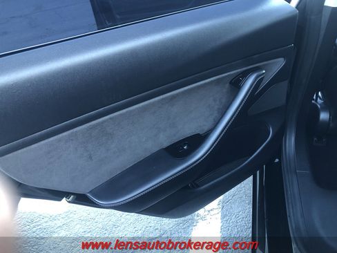 Used 2018 Tesla Model 3 Mid Range image 16