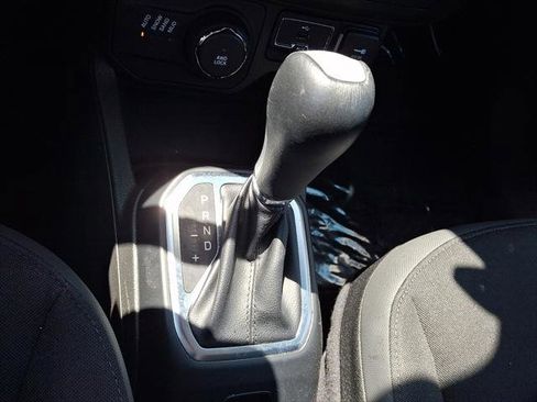 Certified 2023 Jeep Renegade Latitude AWD/4WD image 27
