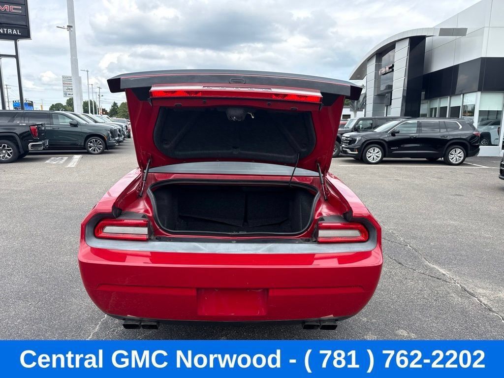 Used 2011 Dodge Challenger R/T RWD image 10