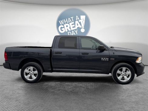 Used 2015 RAM 1500 Express image 2