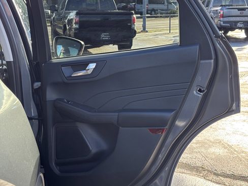 Used 2021 Ford Escape SE image 14