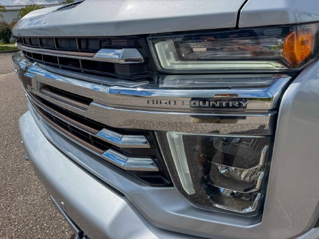 Used 2021 Chevrolet Silverado 3500 High Country w/ Technology Package AWD/4WD image 9