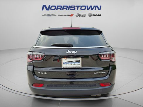Certified 2022 Jeep Compass Limited w/ Sun and Sound Group AWD/4WD image 5