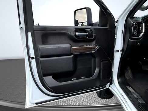 Used 2022 Chevrolet Silverado 2500 LT image 20