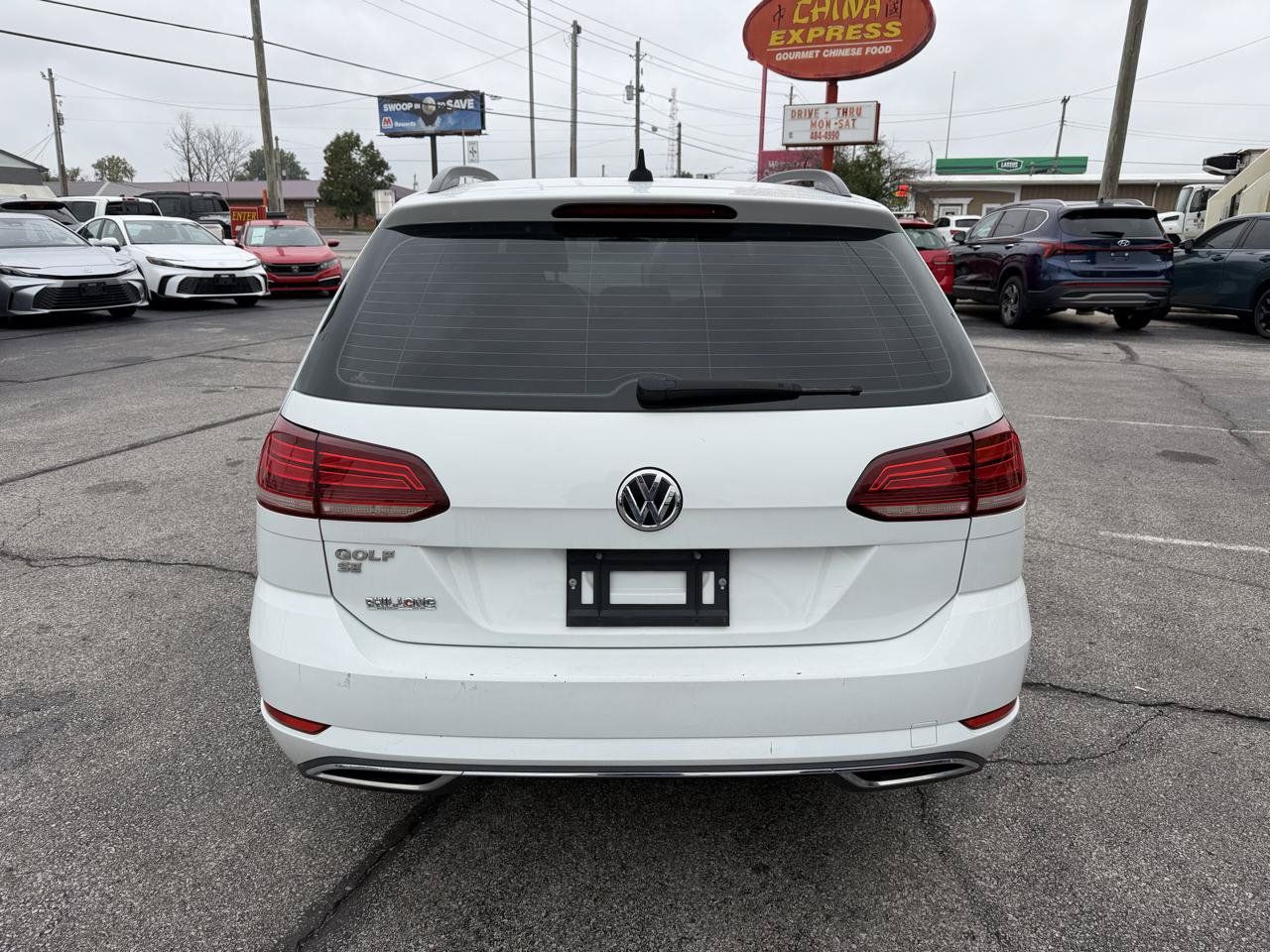 Used 2019 Volkswagen Golf S FWD image 7