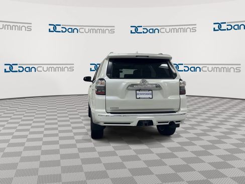 Used 2018 Toyota 4Runner Limited AWD/4WD image 7
