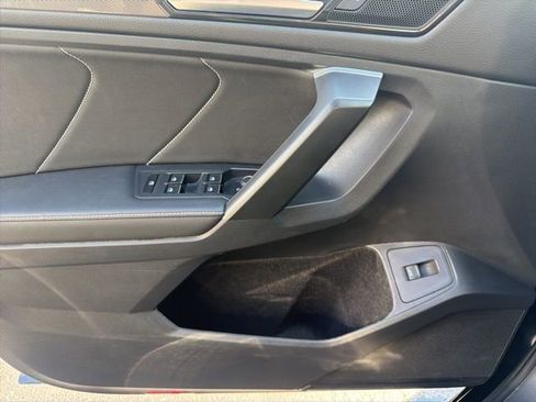 Used 2024 Volkswagen Tiguan SE AWD/4WD image 42