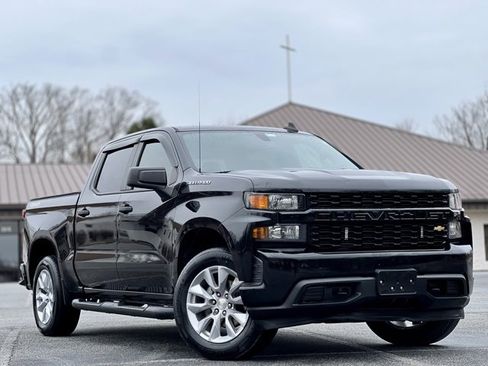 Used 2021 Chevrolet Silverado 1500 Custom image 3