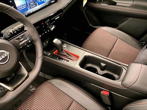 New 2026 Nissan Kicks SR w/ SR Premium Package image 9