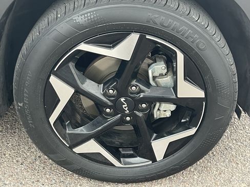 Certified 2024 Kia Seltos EX FWD image 8