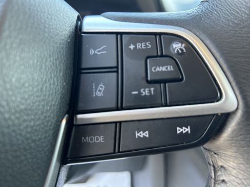 Certified 2025 Toyota Sienna XLE FWD image 24