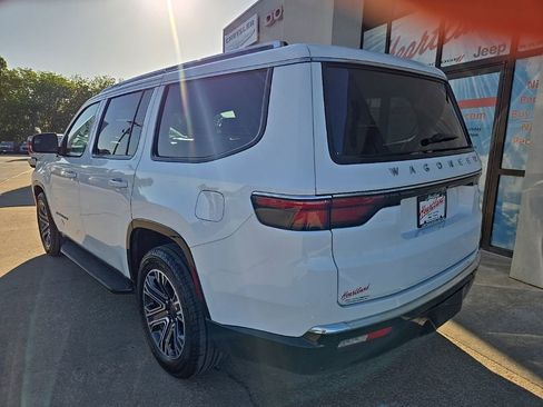 Used 2024 Jeep Wagoneer Series II w/ Flexible Seating Group AWD/4WD image 7