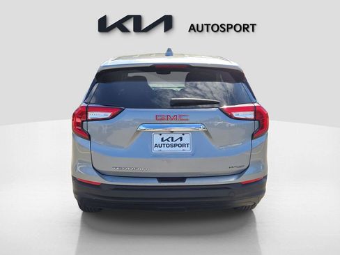 Used 2024 GMC Terrain SLE image 9