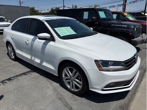 Used 2017 Volkswagen Jetta SEL FWD image 3