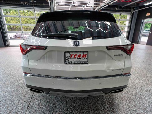 Used 2026 Acura MDX SH-AWD w/ Technology Package image 3