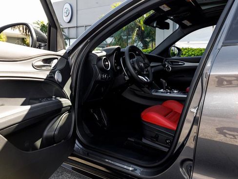 New 2025 Alfa Romeo Stelvio Sprint AWD/4WD image 26