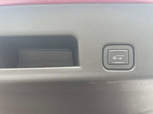 Used 2024 Chevrolet Traverse LT w/ Midnight/Sport Edition image 12