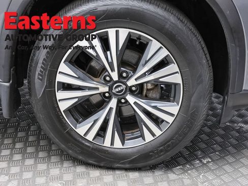 Used 2023 Nissan Rogue SV AWD/4WD image 31