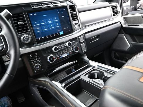 Used 2024 Ford F250 Platinum AWD/4WD image 42