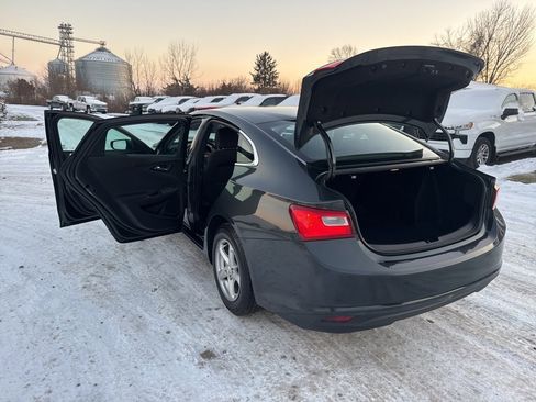 Used 2017 Chevrolet Malibu LS image 29
