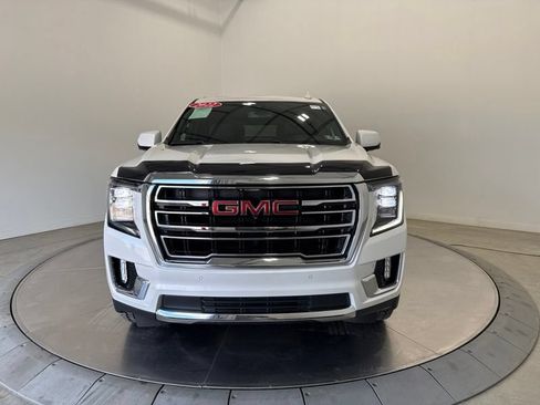 Used 2022 GMC Yukon XL SLT w/ SLT Premium Package AWD/4WD image 2